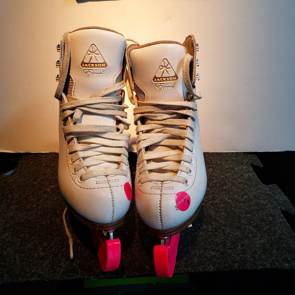 Jackson Excel White - 1.5